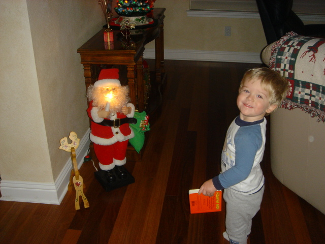 2006/12(Dec)/01(Ian-at-Grandma-Papas)/640x480_2006-12-03 08-44-44.JPG